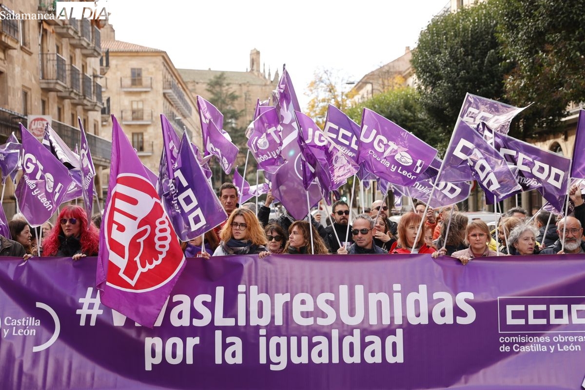 CCOO y UGT reclaman en Salamanca un presente y futuro sin violencias machistas (Fotos y vídeo)