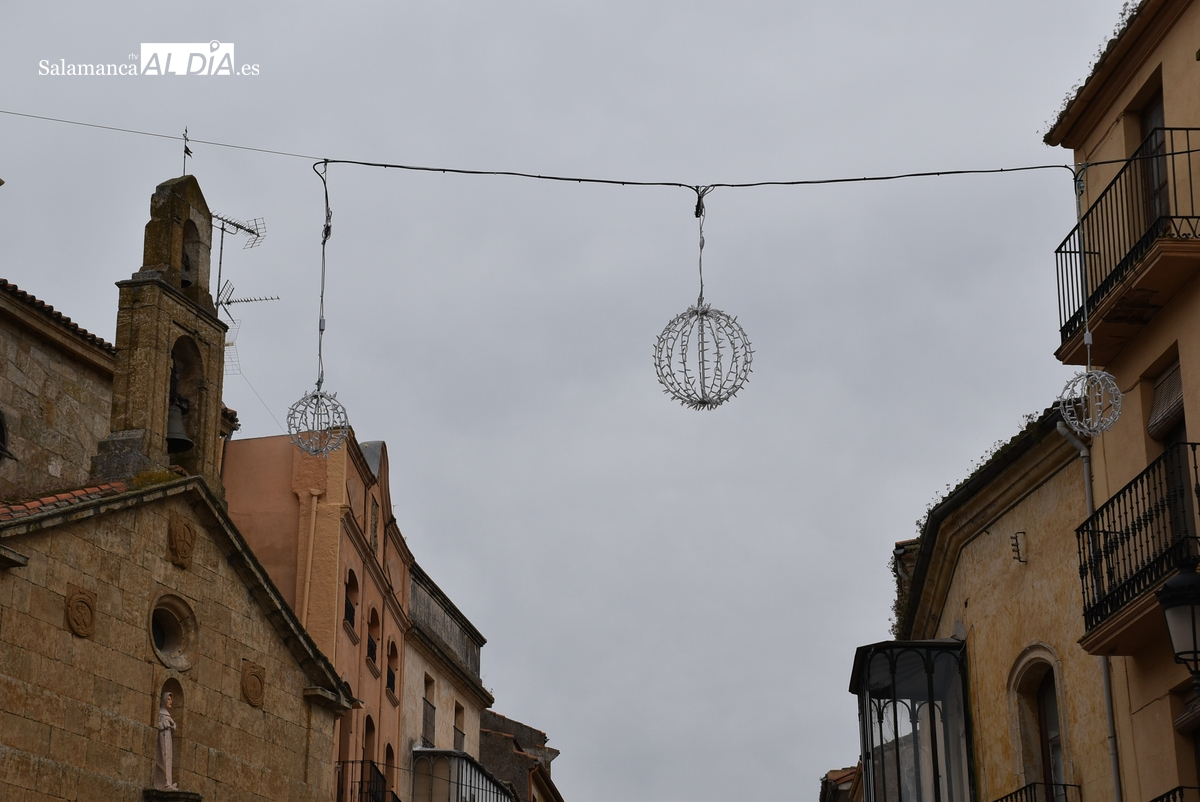 La Rúa del Sol incorpora esferas lumínicas