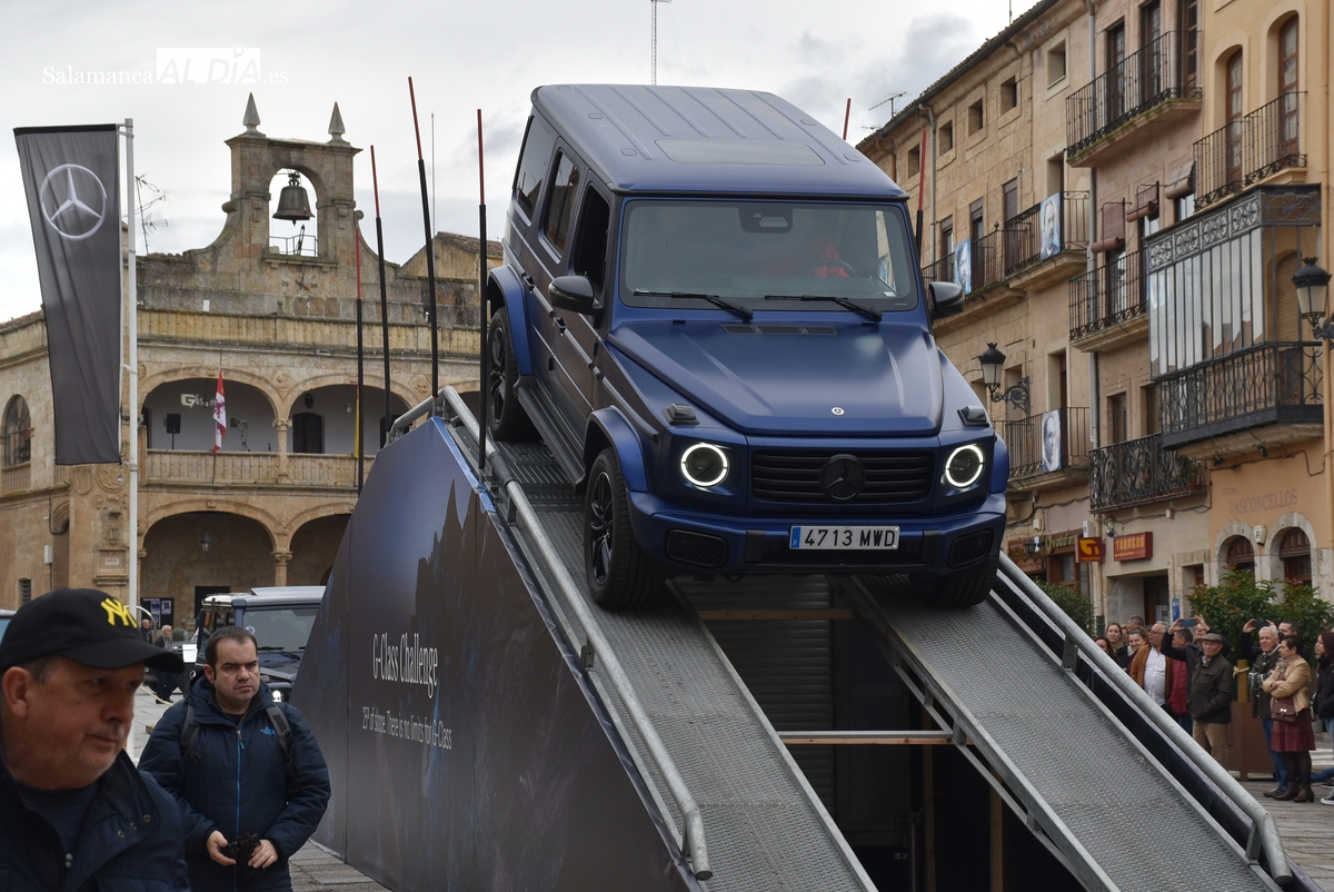 Ciudad Rodrigo se convierte con un notable ambiente en la capital del Mercedes Clase G