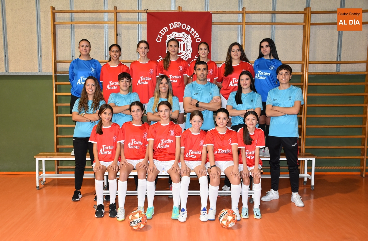 El equipo Femenino del III Columnas debutará el sábado en una liga íntegramente femenina