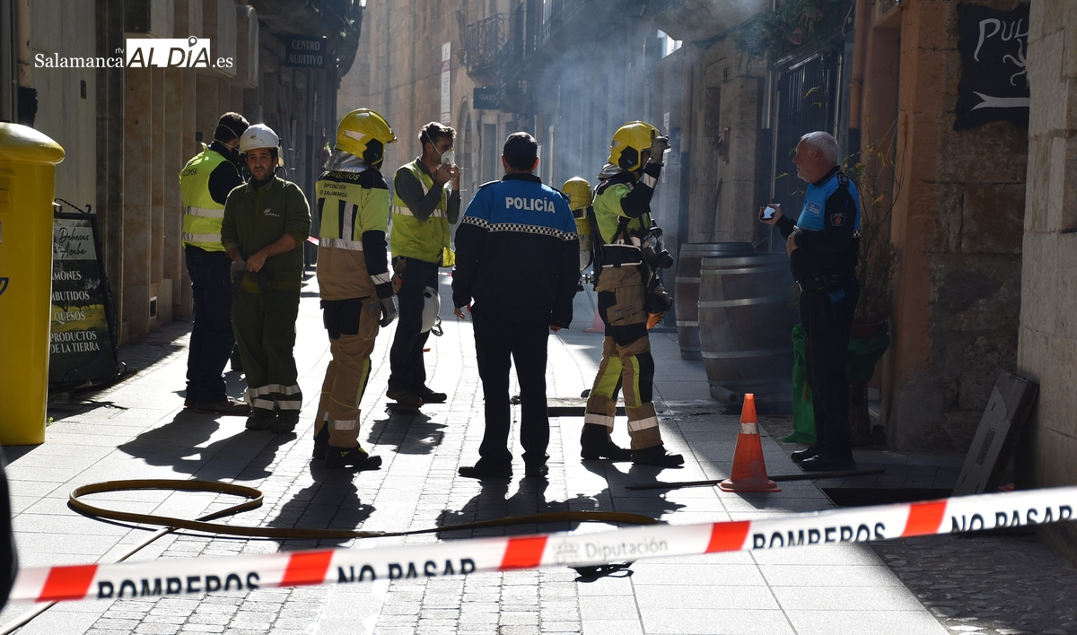 Revuelo en el centro histórico por un incendio de origen eléctrico en la calle San Juan