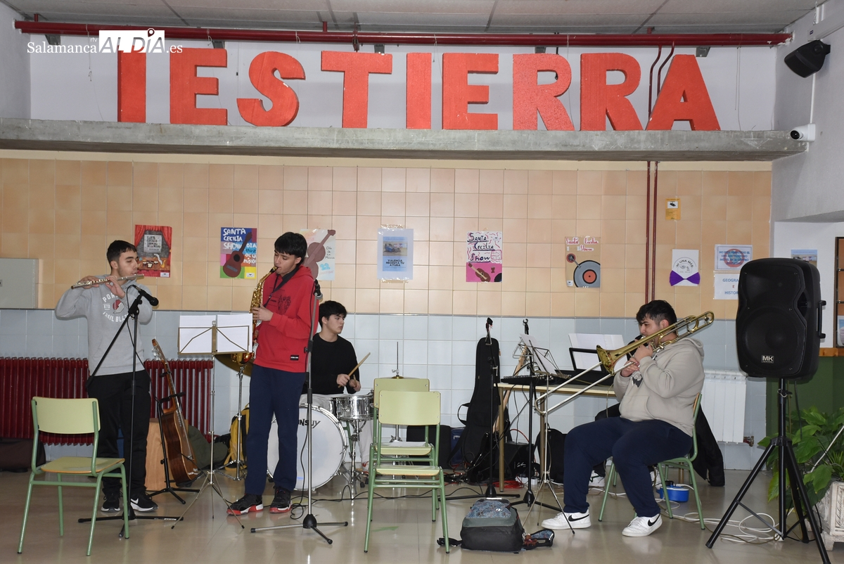 Alumnos y profesores del IES Tierra honran a Santa Cecilia con una Jam Session
