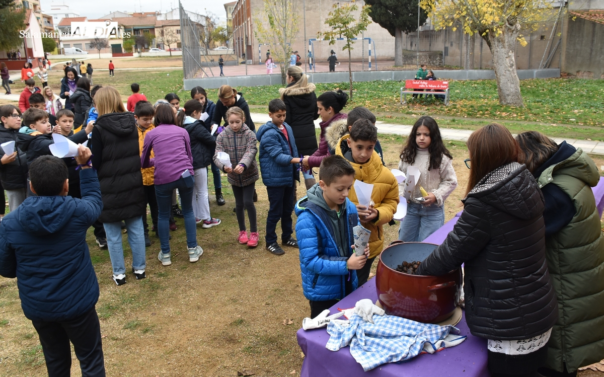 La AMPA de San Francisco reparte 50 kilos de castañas asadas