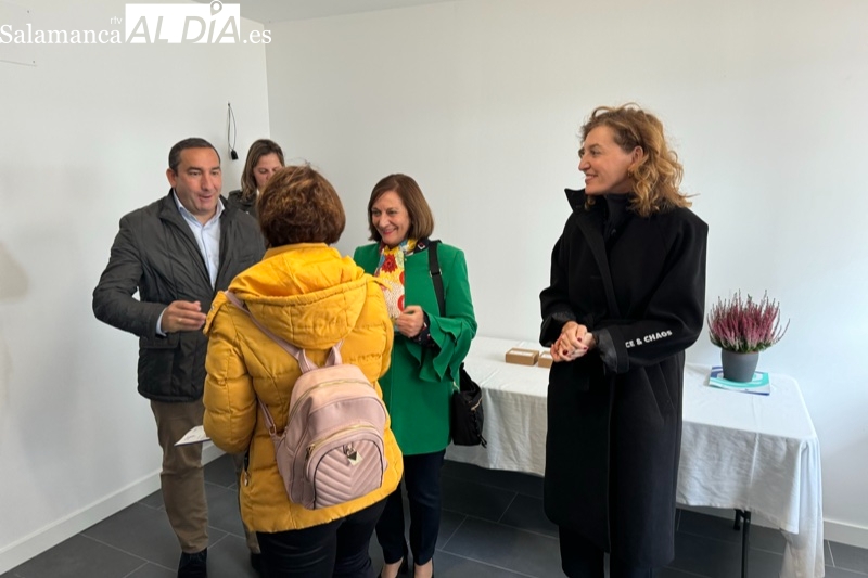 La entrega de llaves convierte las viviendas de Camineros en el nuevo hogar para 9 familias y parejas