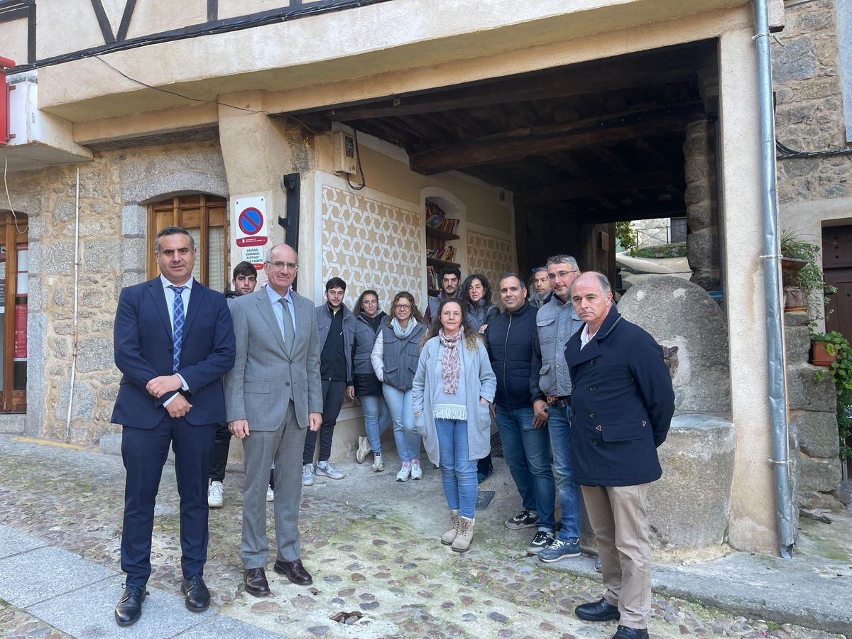 Forman a ocho alumnos como auxiliares de la construcción en San Esteban de la Sierra 