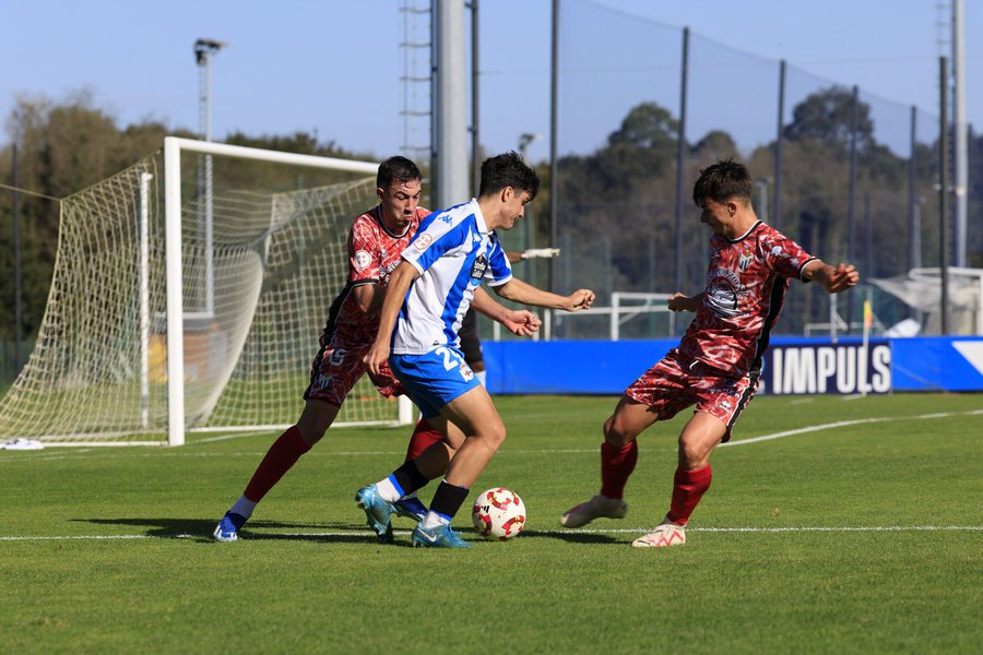 Ni el debut de Rubén Gala salva la caída del CD Guijuelo frente al Fabril (1-0)