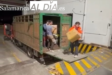 Llega a Valencia el camión de toros de lidia cargado de material procedente de Salamanca (VÍDEO)