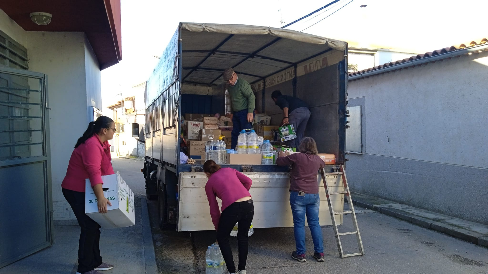 El Cubo de Don Sancho y Cipérez se suman a la recogida de productos para los afectados por la DANA en Valencia 