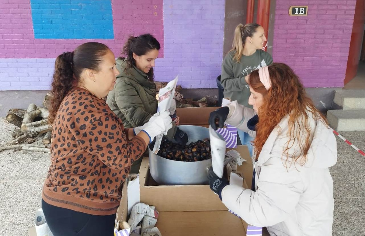 El Colegio Miróbriga celebra su clásica castañada con toques musicales