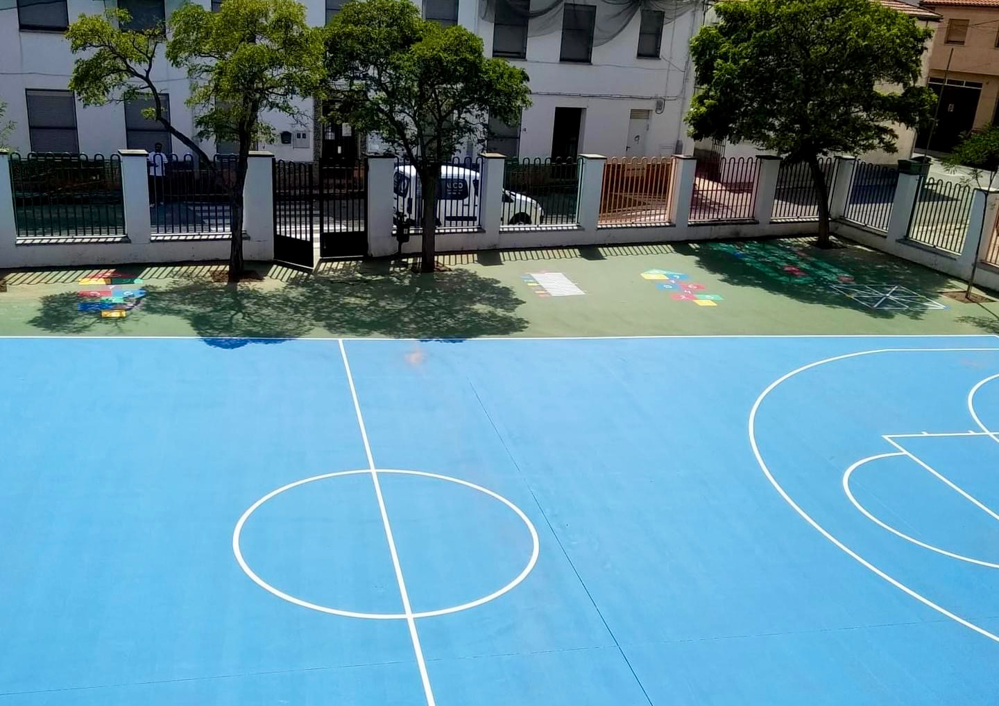 El colegio Miguel de Unamuno recoge material para ayudar a los centros escolares de Paiporta