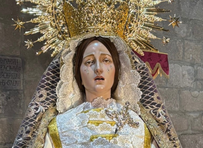 Así luce Nuestra Señora de las Lágrimas en el comienzo de los actos de su 25º aniversario