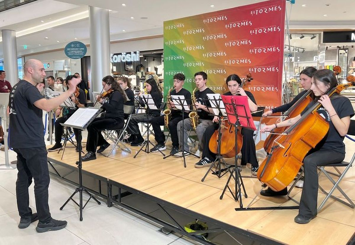 El Tormes se llena de música para rendir homenaje a Valencia