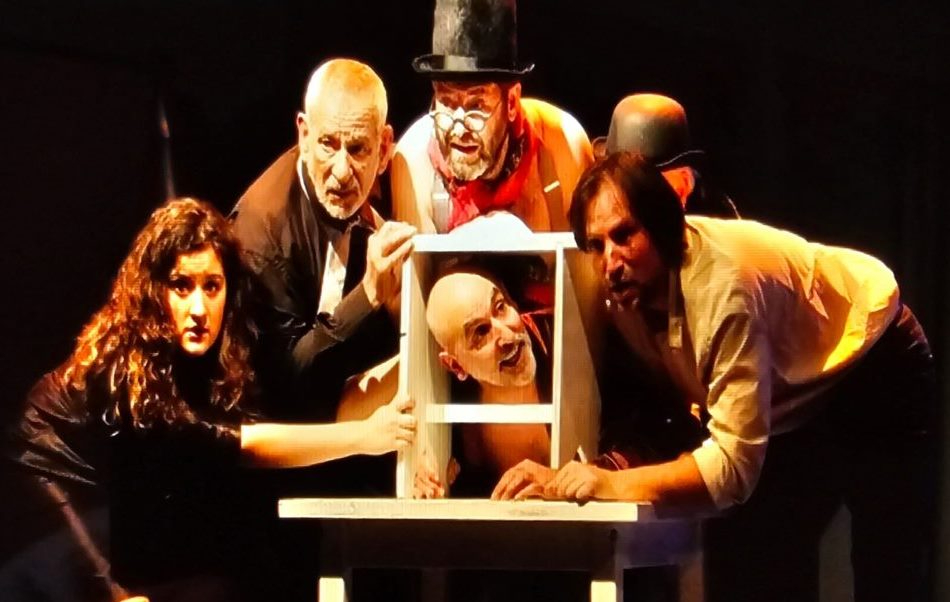 El último ‘Bus del Teatro’ del Festeaco 2024 partirá de El Maíllo para presenciar ‘Puntila’