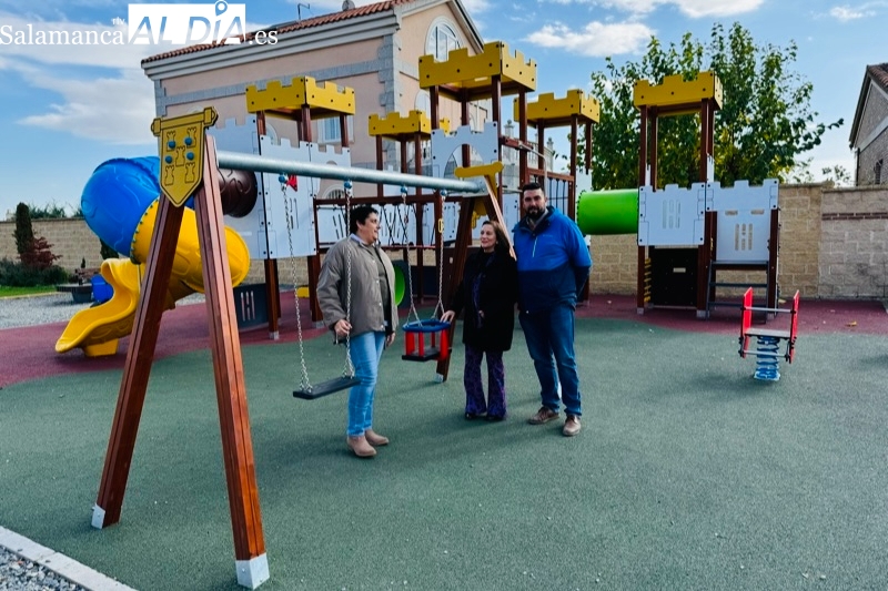 El Ayuntamiento invierte 31.000 euros en la creación de una zona de juegos infantiles ‘muy peñarandina’ en el parque Clara Campoamor