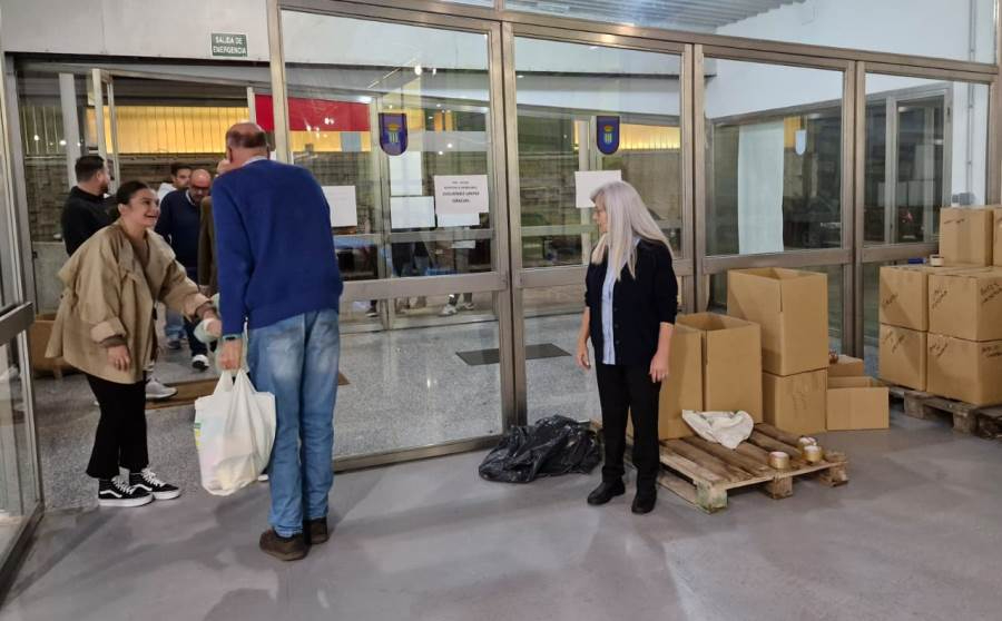 La Asociación Humanitaria de Bomberos Voluntarios colabora en la recepción de donaciones