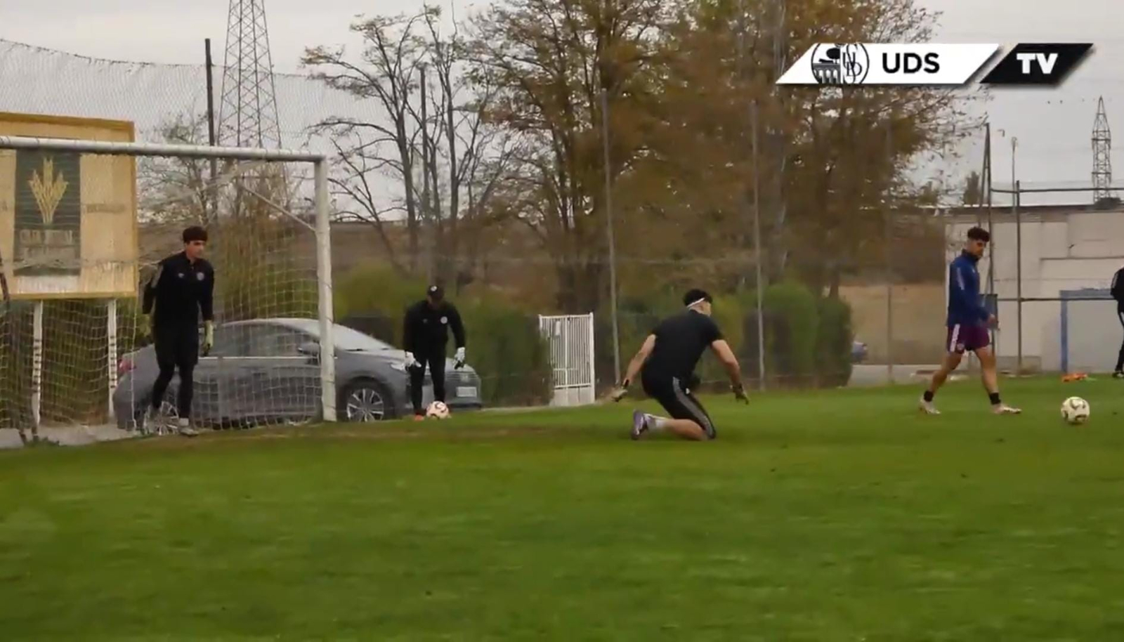 Jon Villanueva reaparece pisando el césped en el entrenamiento del Salamanca UDS