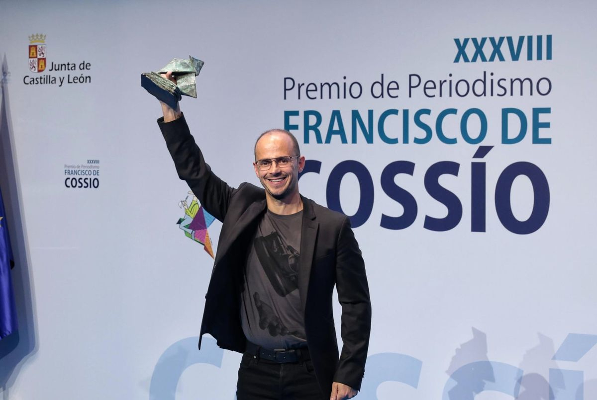 José Vicente recibe el Premio Cossío en la modalidad de Fotografía