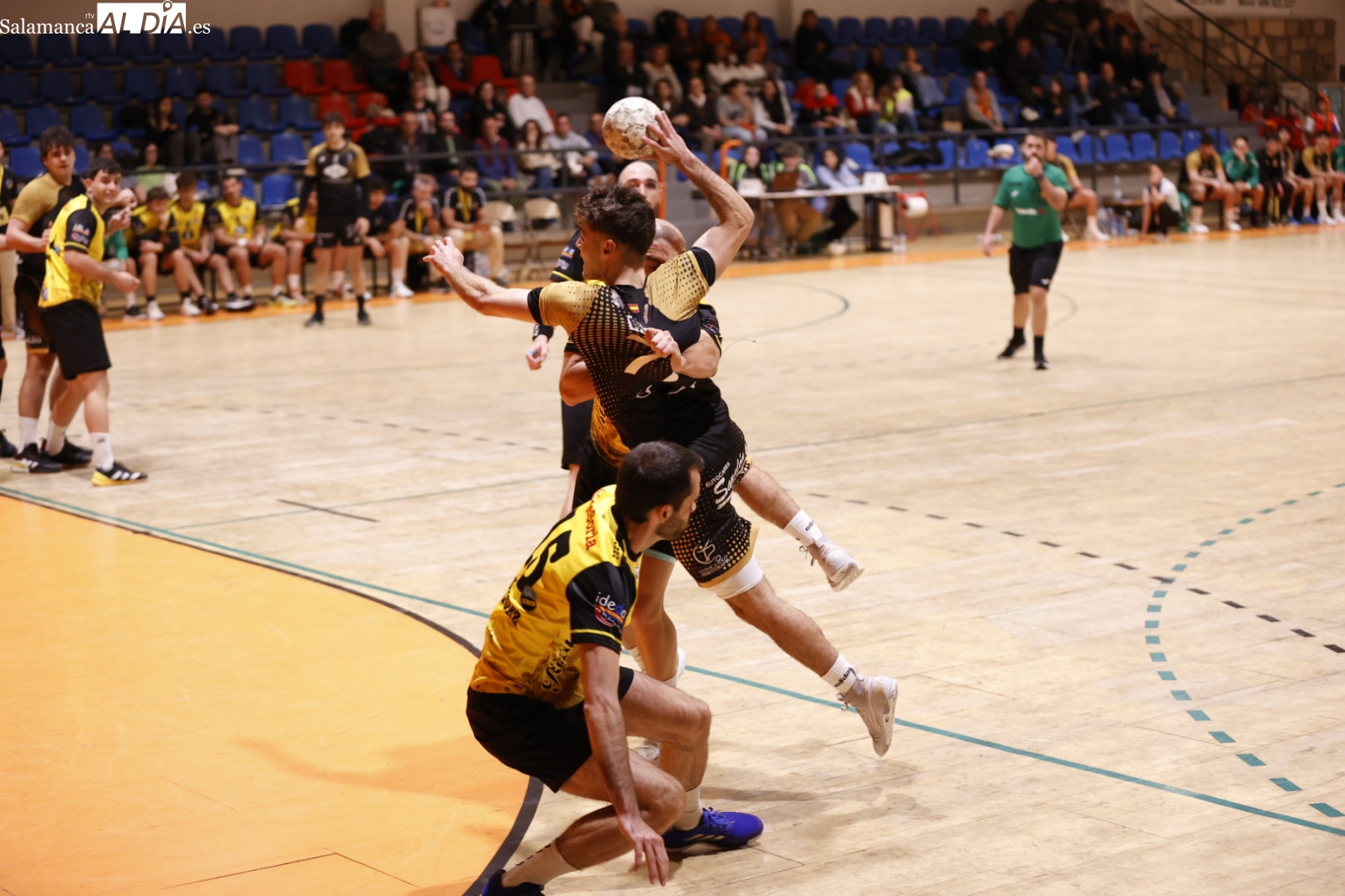 Derrota del BM Salamanca a manos del BM Soria (31-39)