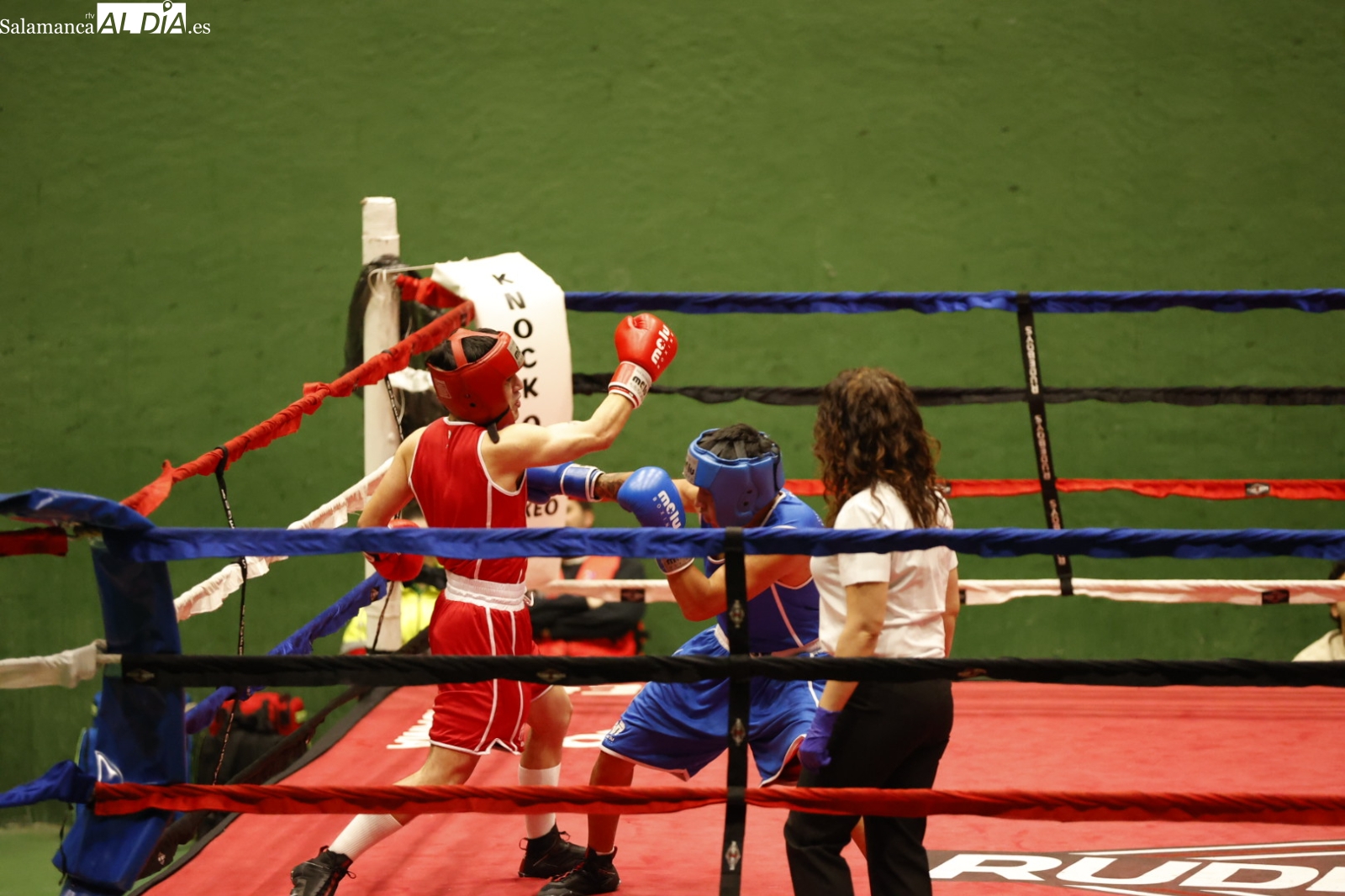 La vuelta del boxeo profesional a Salamanca ameniza la noche en San José (FOTOS)