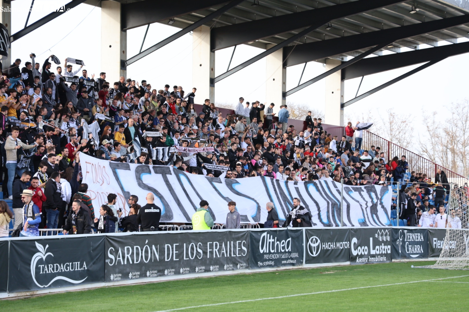 La afición de Unionistas se toma el postre en el Reina Sofía contra el Barakaldo (FOTOS Y VÍDEO)