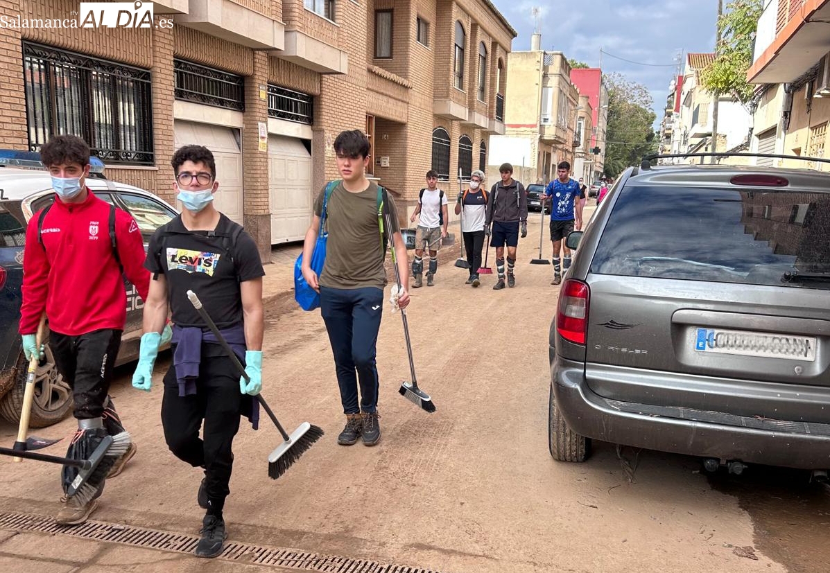 Continúa la ayuda de Salamanca a Valencia. Sale un bus con 32 voluntarios dispuestos a hacer lo que se necesite