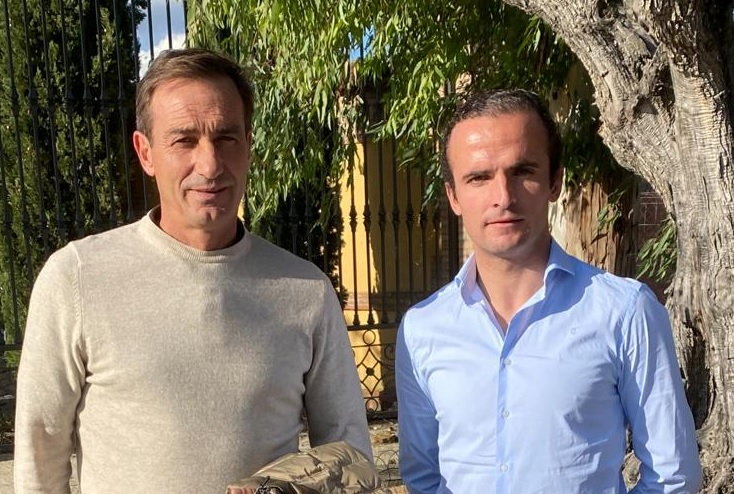 Damián Castaño deshoja la margarita y elige nuevo apoderado para guiar su carrera