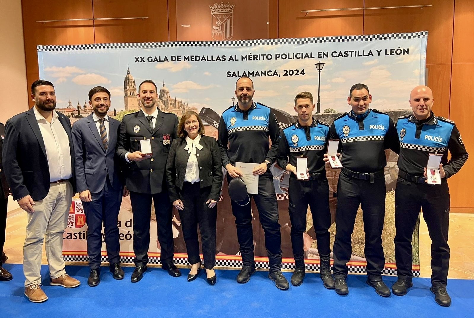 Medalla de Plata al Mérito Policial de CyL a los cinco agentes peñarandinos que salvaron la vida a un vecino