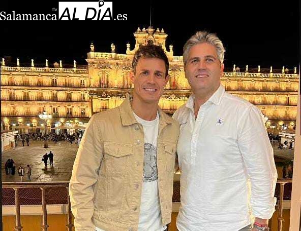 El famoso periodista deportivo Edu Aguirre se deja ver por Salamanca