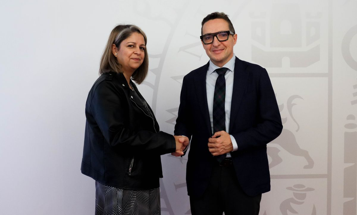 La Universidad de Salamanca compra la Escuela de Pilotos Adventia