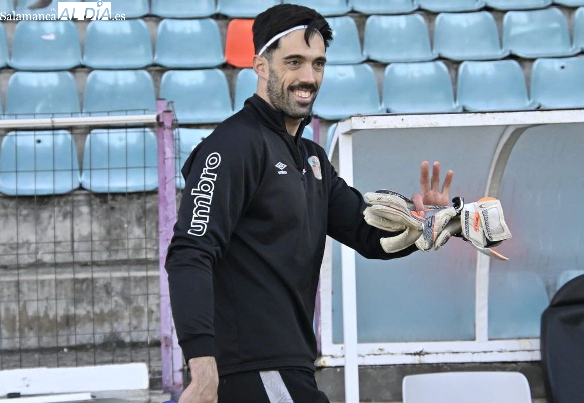 Jon Villanueva vuelve a entrenar con el Salamanca UDS en una sesión con dos ausencias (FOTOS)
