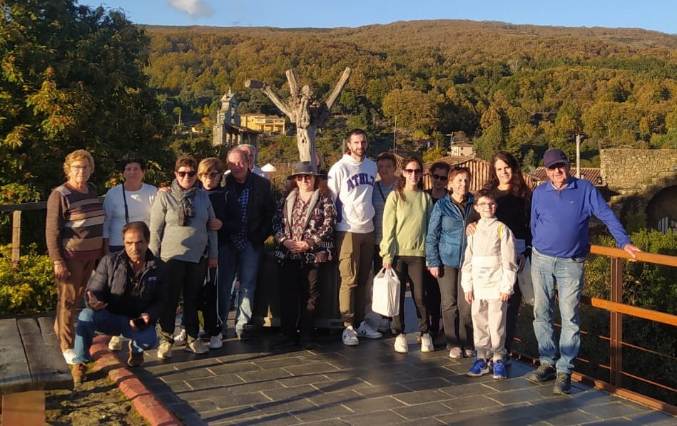 Vecinos de Águeda visitan Monsagro y San Martín del Castañar