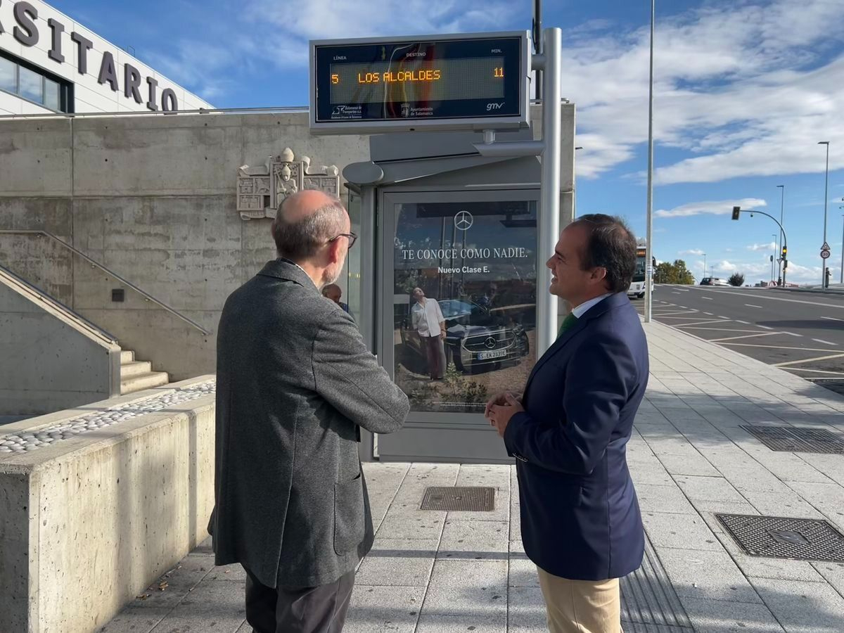 Las pantallas que llegan a todas las marquesinas del autobús urbano de Salamanca
