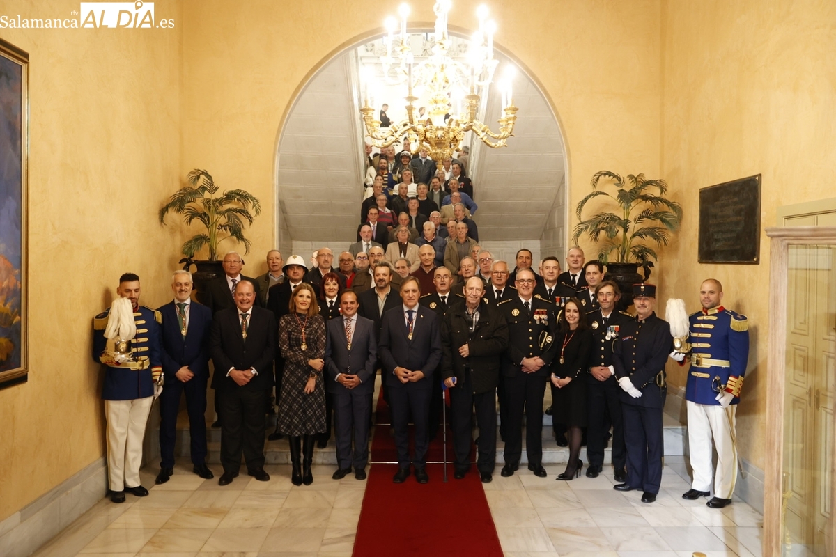 García Carbayo muestra el orgullo de toda la ciudad de Salamanca hacia la Policía Local (GALERÍA DE FOTOS)