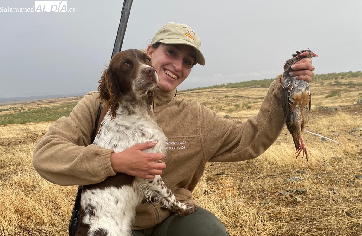 Sara Ayuso, cazadora salmantina: Disfruto viendo cazar a mis perras y estando en constante competición conmigo misma