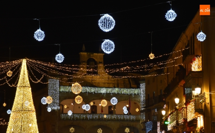Presentada una única oferta para montar y desmontar el alumbrado navideño