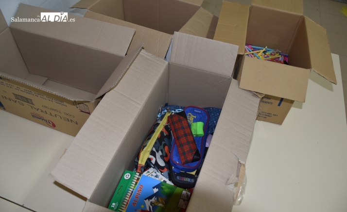 Los alumnos de 1º de la ESO del IES Tierra organizan una recogida de material escolar destino a Valencia