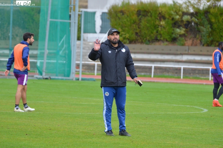 Jehu confirma a Gustavo en el lateral zurdo y pide más a Loren: Empezó bien y tuvo un bajón, hay que entrenar bien todos los días. Ojalá vuelva