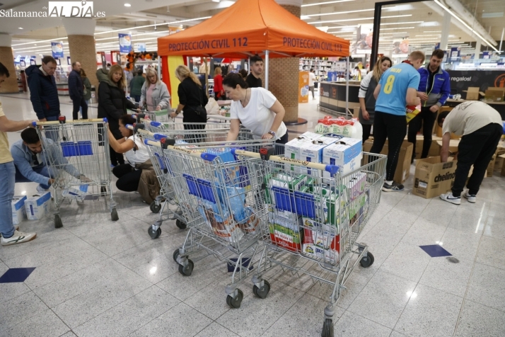 Éxito de la recogida solidaria de productos para el Banco de Alimentos en E.Leclerc Salamanca