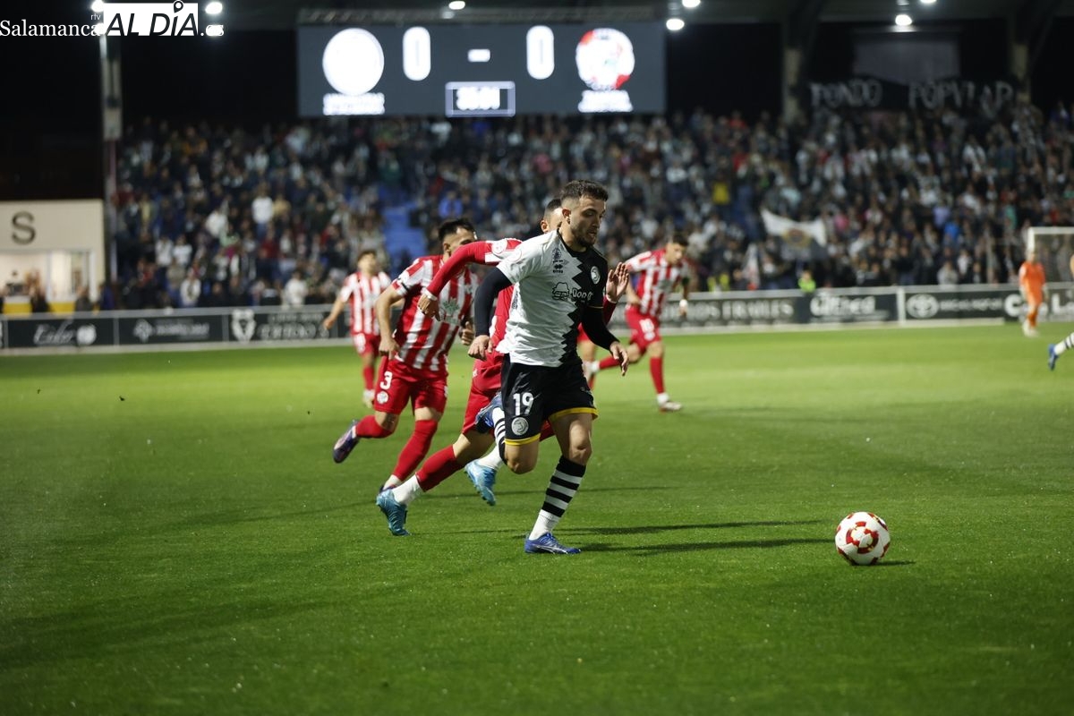 Unionistas salva un punto contra el Zamora con Rastrojo pasando de villano a héroe (1-1)