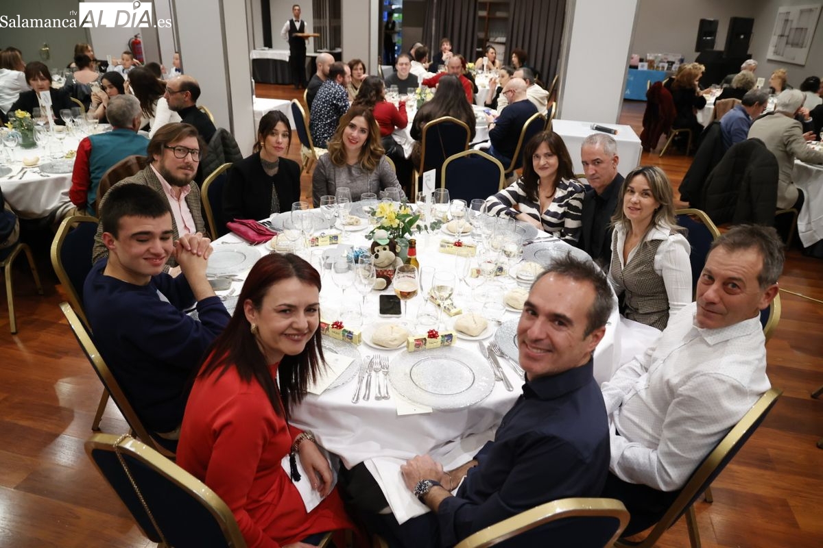 Ariadna Autismo Salamanca celebra su cena de Navidad (FOTOS) 