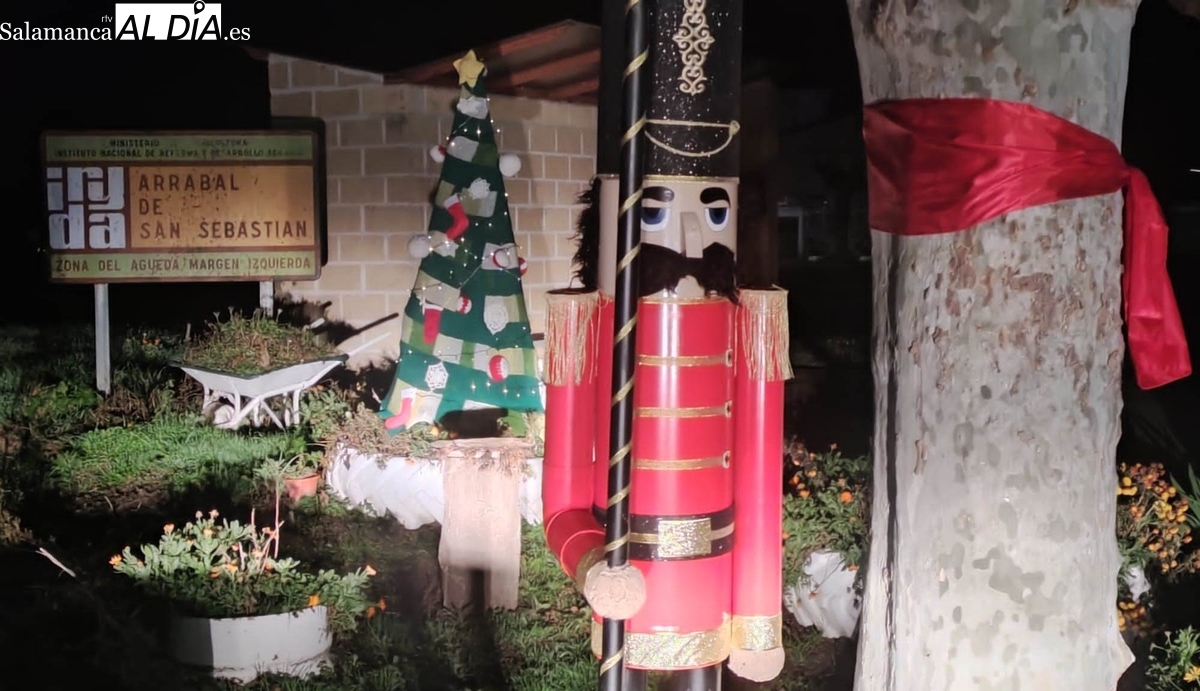 El Arrabal de San Sebastián se viste por completo de Navidad con Papá Noel como referencia
