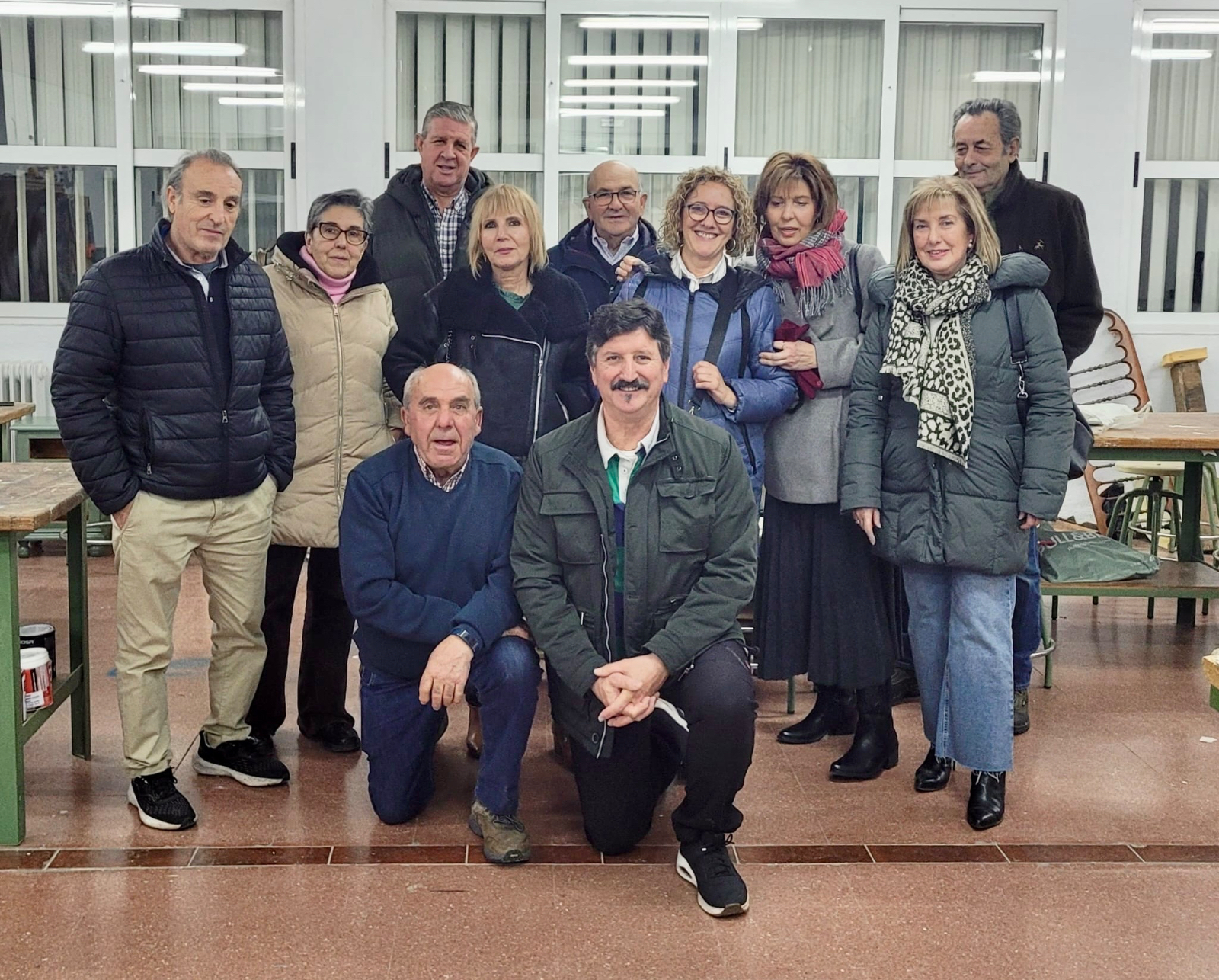 Integrantes del taller de talla y restauración celebran la Navidad con una animada merienda