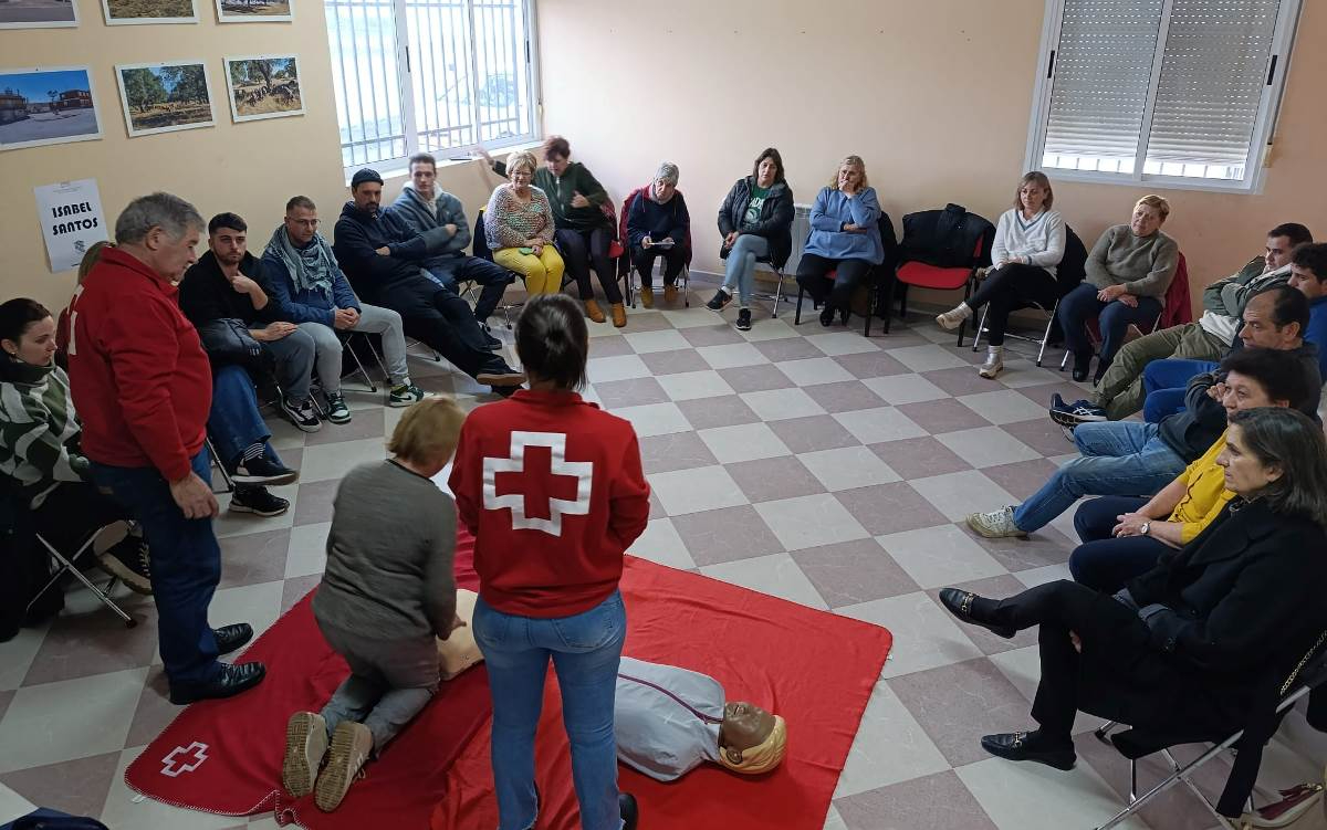 Impartidos con gran asistencia los primeros cursos de Iniciación a los Primeros Auxilios