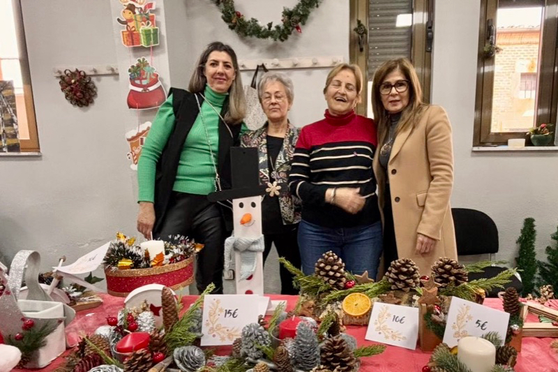 Babilafuente da una animada, participativa y solidaria bienvenida a la Navidad con su Marcha Solidaria, Mercadillo navideño y encendido de luces