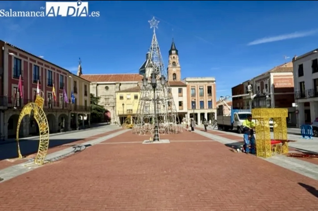Cuenta atrás para la esperada inauguración de la iluminación navideña en la tarde de este miércoles