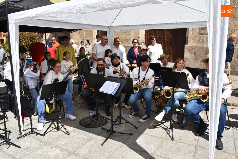 Grupos de la Escuela de Música y las bandas de profesores de los IES ofrecerán un concierto el viernes