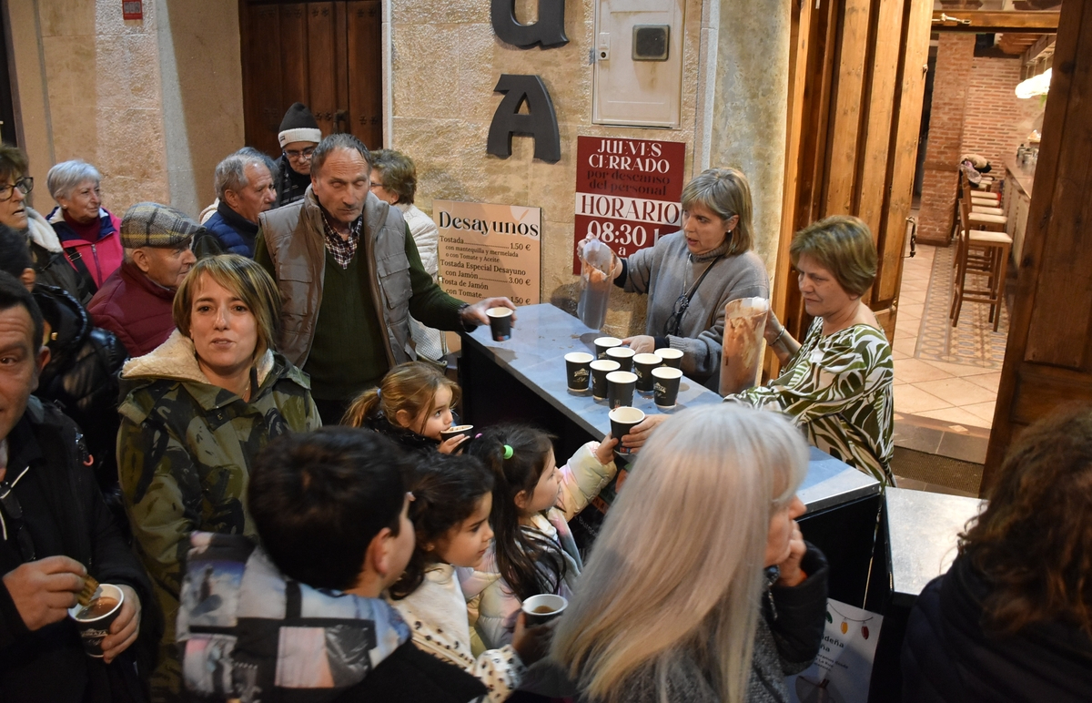 Los negocios de la Avenida de España invitan a una chocolatada