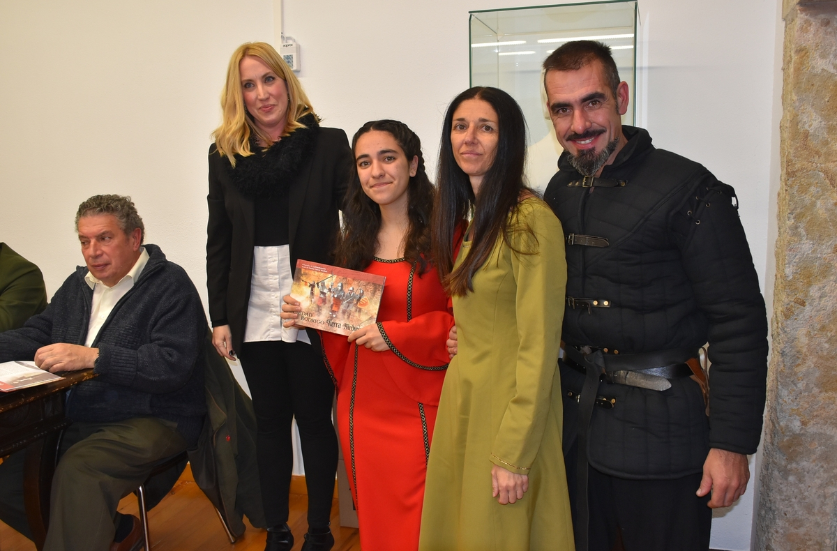 Presentado con recreación en vivo incluida el libro de Lafotodemaria sobre la época medieval