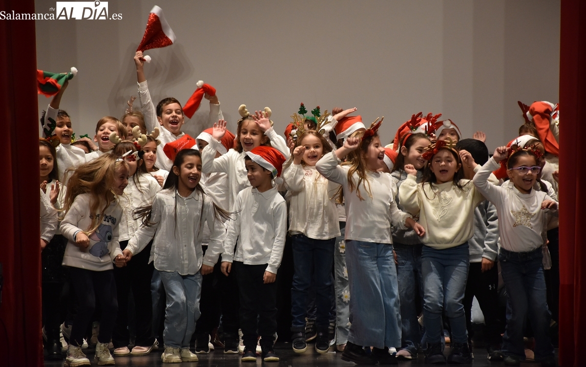 El Colegio Miróbriga inaugura con guiños a Valencia el ciclo de funciones navideñas
