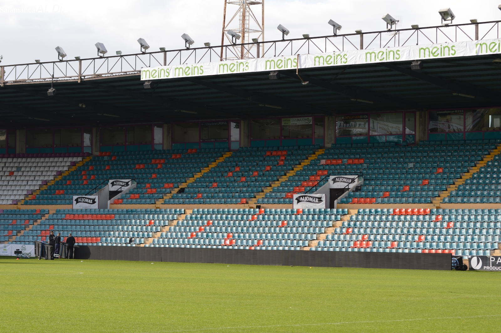 El Helmántico vuelve a tener vallas LED casi cinco años después gracias al Salamanca UDS - Celta (GALERÍA DE FOTOS)